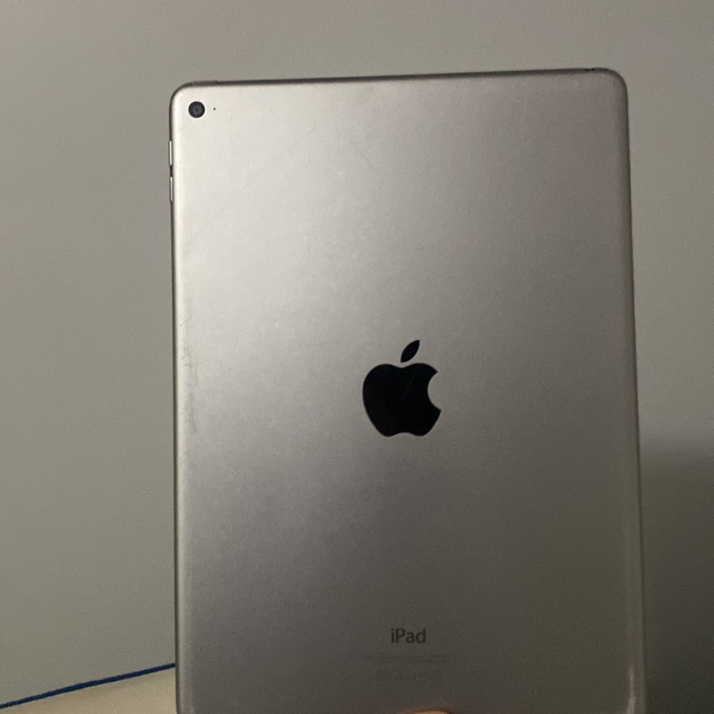 IPad Air2 - Picture 2 of 2
